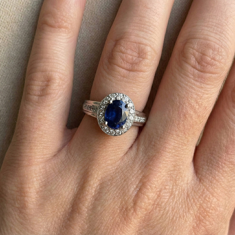 1.80 Karat srilankischer Saphir und runder Aus der Erde Abgebauter Natürlicher Diamanten Ring 14K Weißgold