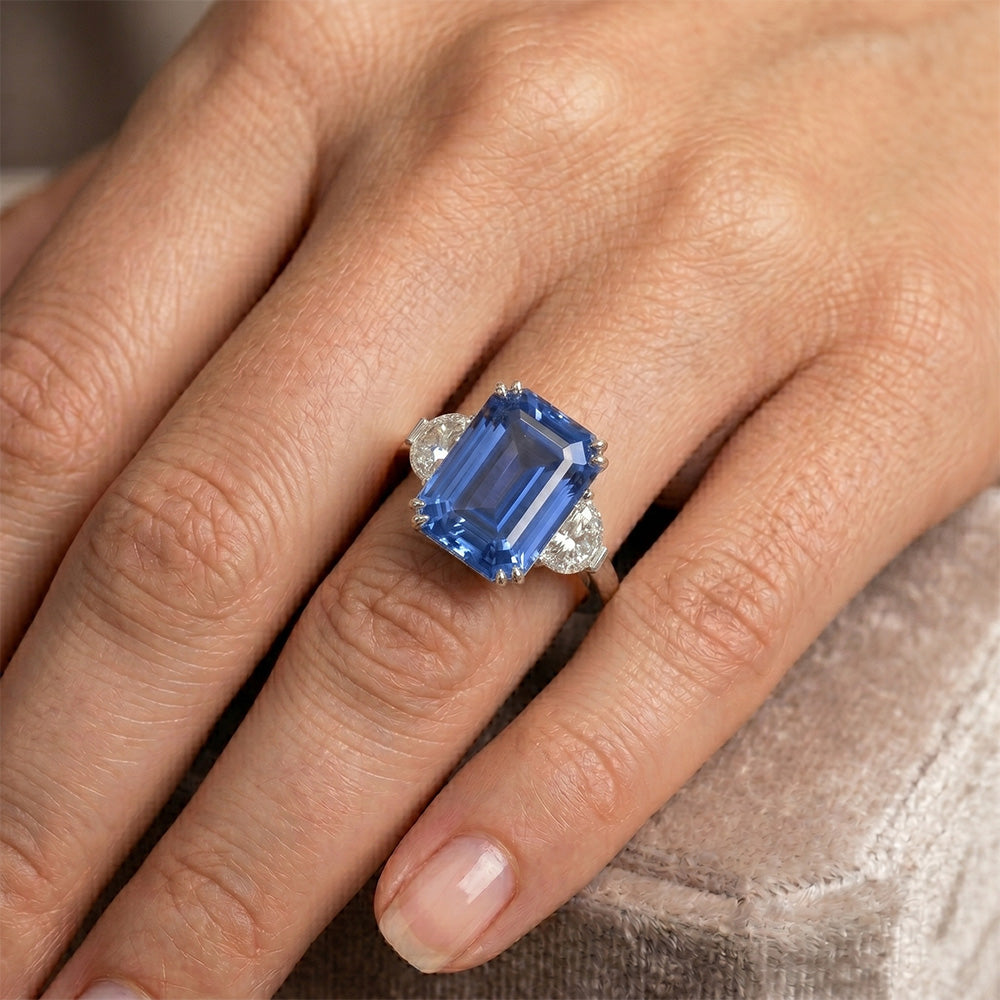 11 Carat Saphirring im Smaragdschliff