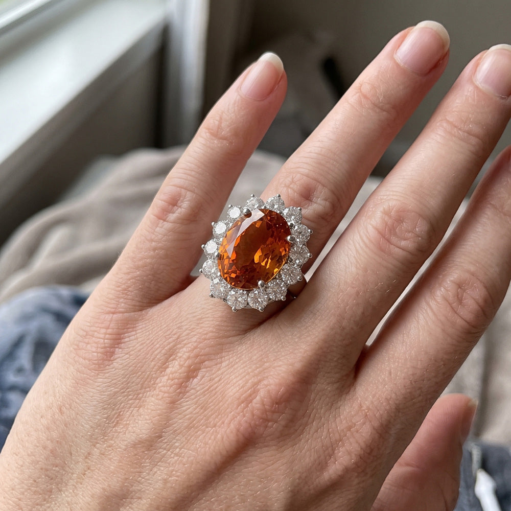 13 Kt Oval Mandarin Granat mit runden Aus der Erde Abgebauter Natürlicher Diamanten Ring Weißgold