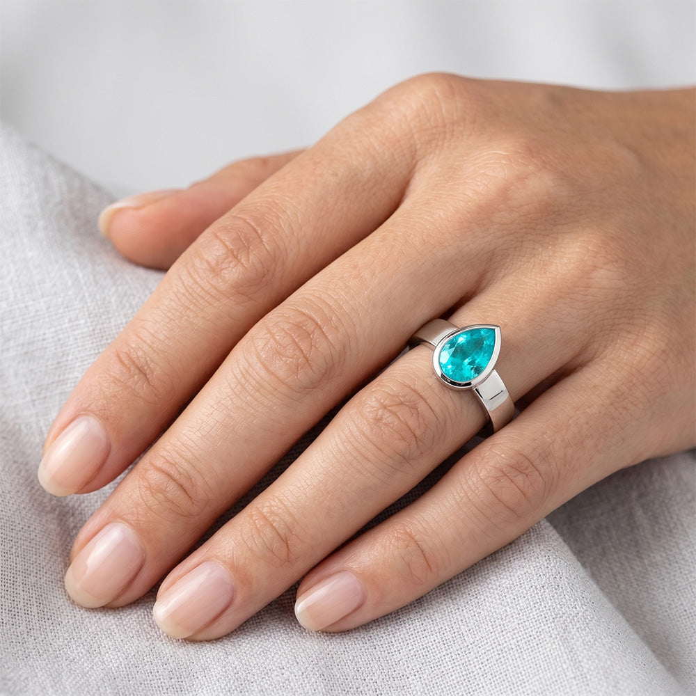 1,50 Karat Neon Paraiba Edelstein-Ring in 14 Karat Weißgold