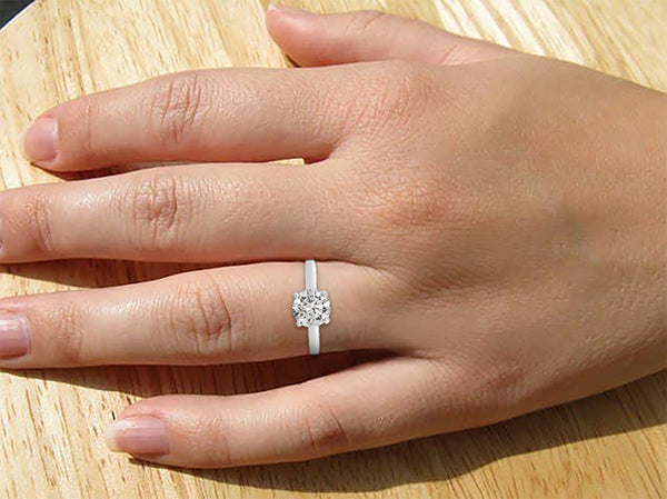 1 Karat Solitär-Ehering mit Echt Aus der Erde Abgebauter Natürlicher Diamanten im Rundschliff, Weißgold 14 Karat