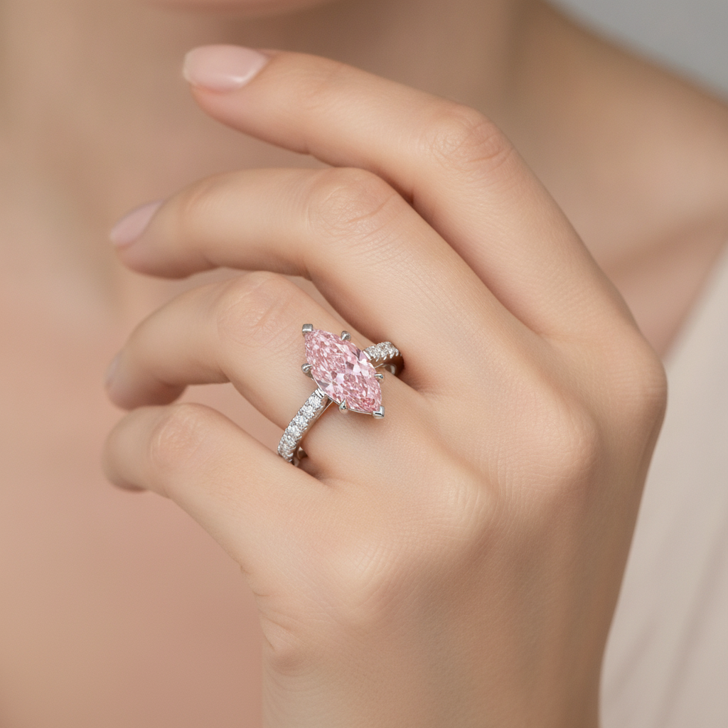 Rosa Diamantring 2 Karat im Labor gezüchtet Marquise Pavé 14 Karat Weißgold