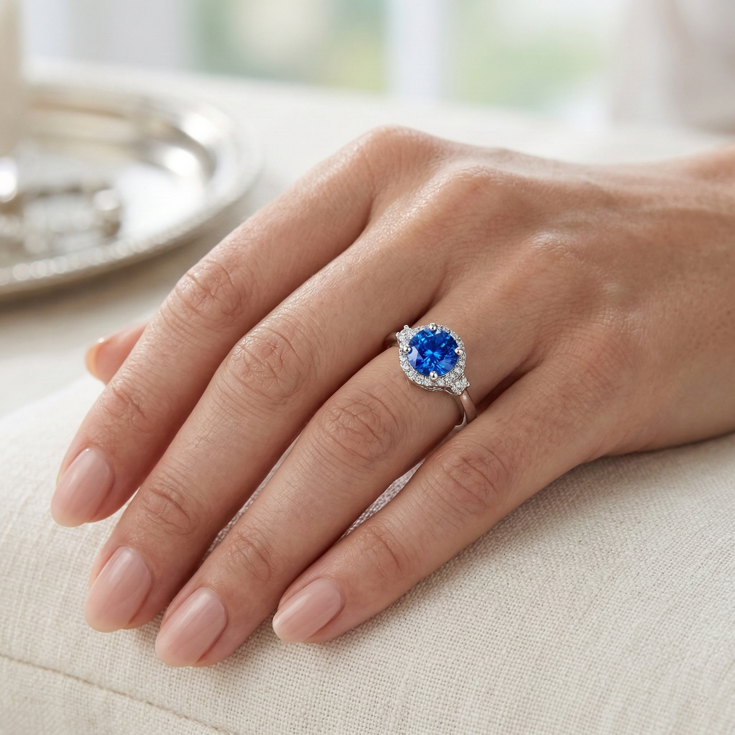 2.90 ct Solitaire mit Akzenten Ceylon Blue Saphir Aus der Erde Abgebauter Natürlicher Diamanten Ring