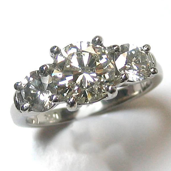 2,20 ct. Runder Echt Diamantring mit 3 Steinen aus massivem Goldschmuck