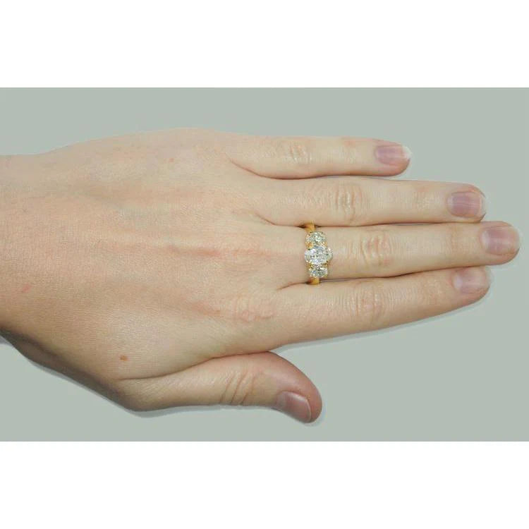 Ovaler Natürlich Diamanten Drei-Stein-Verlobungsring Gelbgold 18K