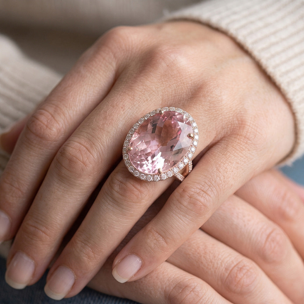 29.75 Karat Rosa Kunzit Und Aus der Erde Abgebauter Natürlicher Diamanten Ring Roségold 14K