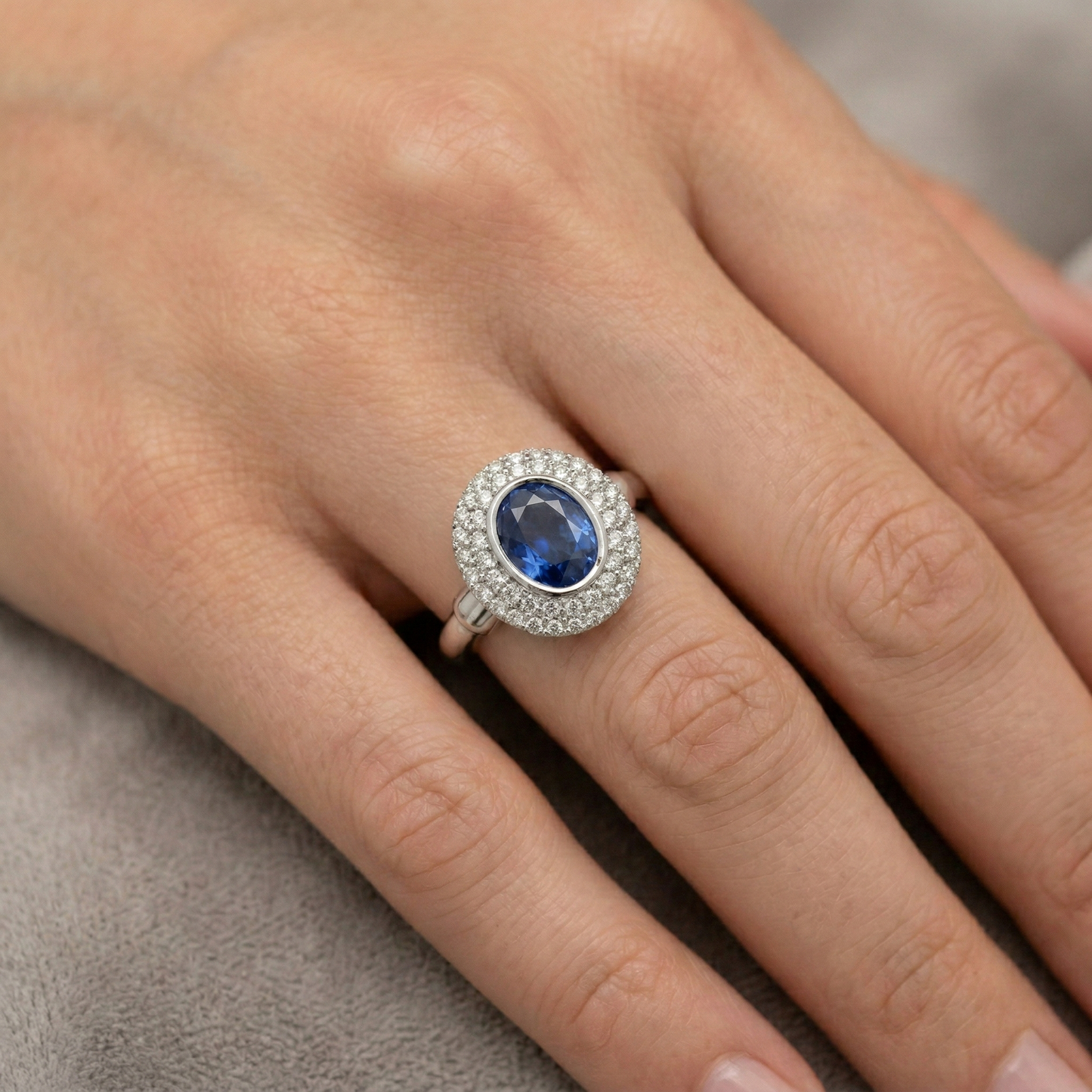 2,40 ct Ovalschliff Sri Lanka Saphir-Aus der Erde Abgebauter Natürlicher Diamanten-Verlobungsring