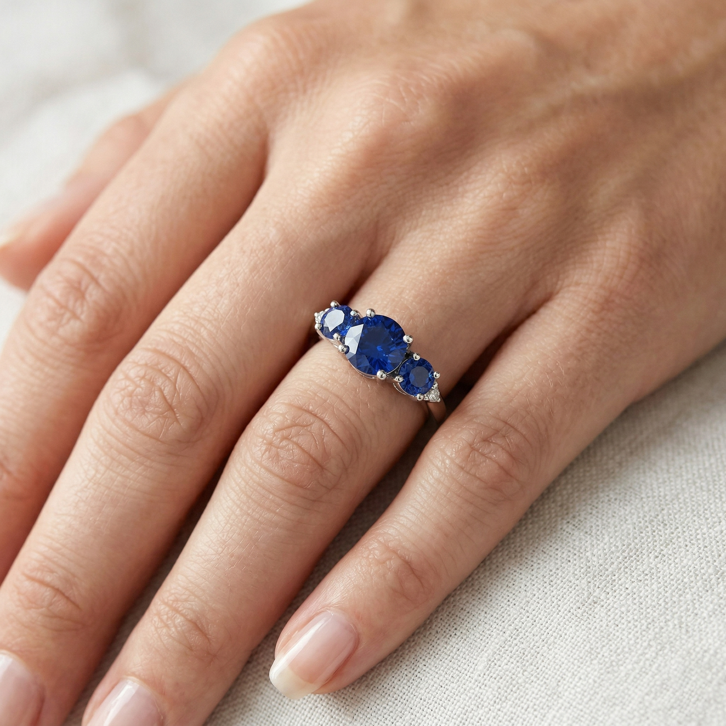 echter round diamant 2.76Karat ring auf Weiß