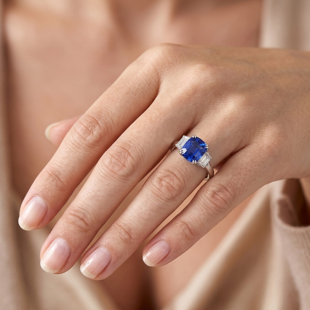3 Steine Ehering Kissen Saphir & Trapez Natürlicher Diamant ( nicht im Labor gezüchtet ) 2,50 Karat