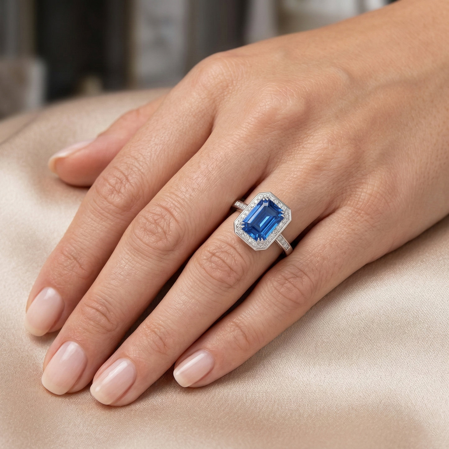 echter round saphir 3.40Karat ring auf Weiß