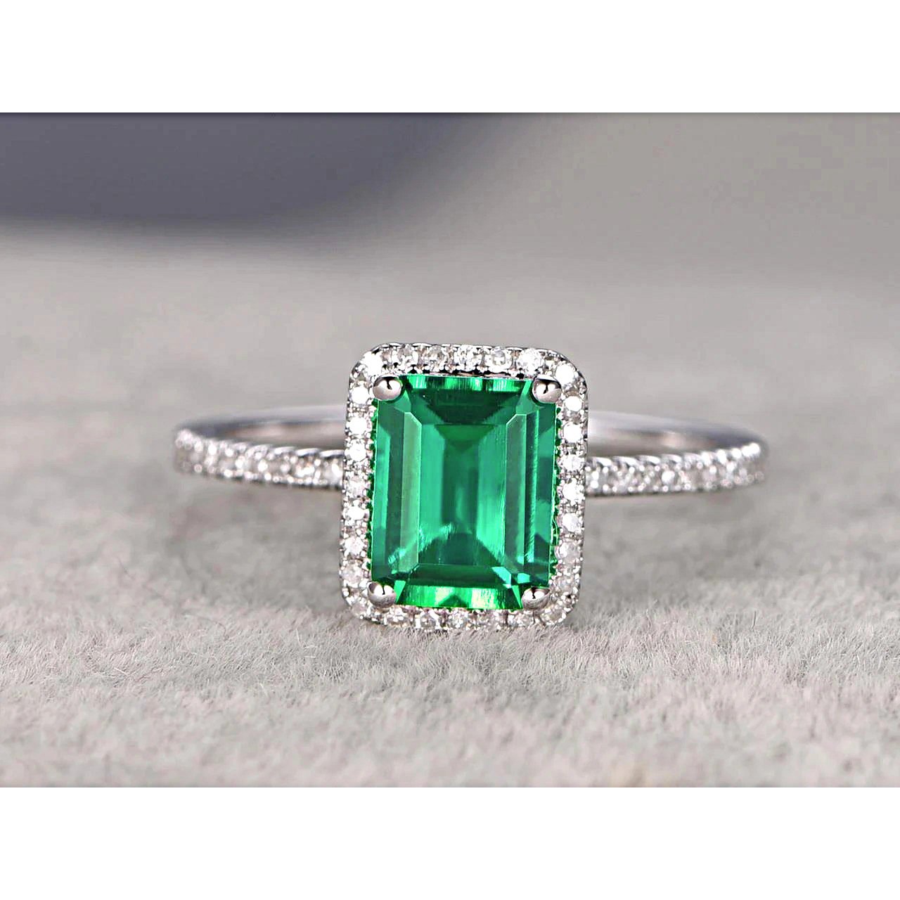 3,55 ct grüner Smaragd im Smaragdschliff mit echtem runden Aus der Erde Abgebauter Natürlicher Diamant-Ehering