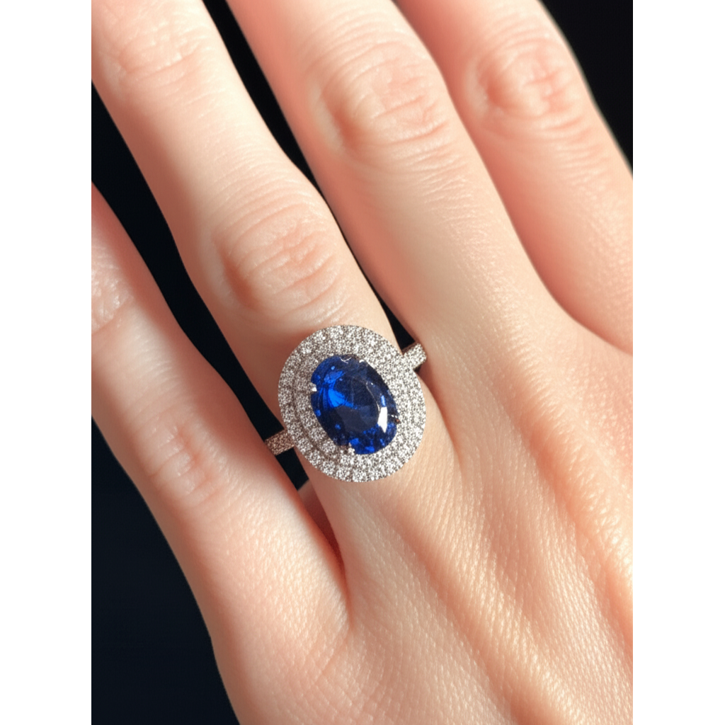 3,40 Kt Ovaler Ceylon Saphir mit runden Aus der Erde Abgebauter Natürlicher Diamanten Ring Weißgold