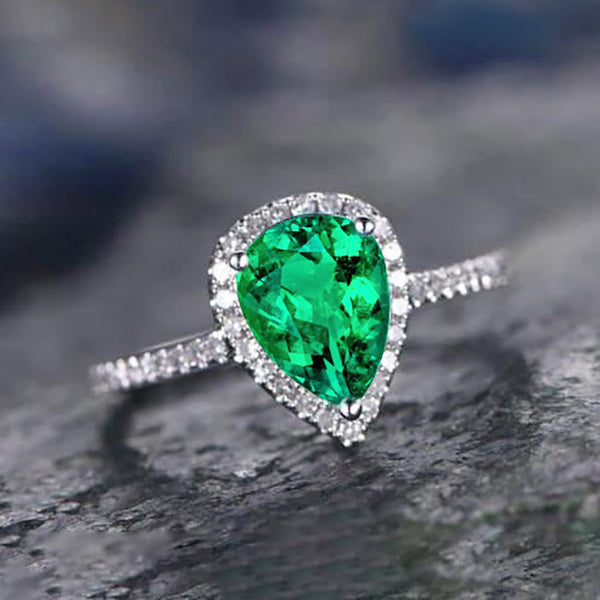 4,40 Karat Grün Smaragd mit Aus der Erde Abgebauter Natürlicher Diamantring Weißgold Feiner Damenschmuck