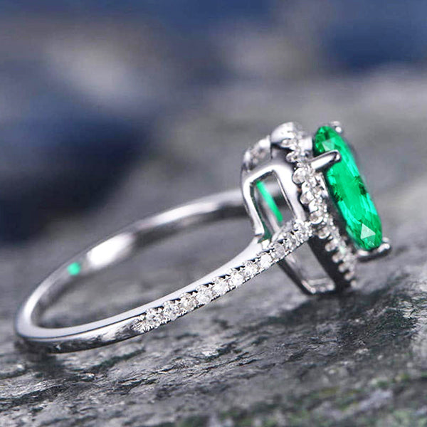4,40 Karat Grün Smaragd mit Aus der Erde Abgebauter Natürlicher Diamantring Weißgold Feiner Damenschmuck