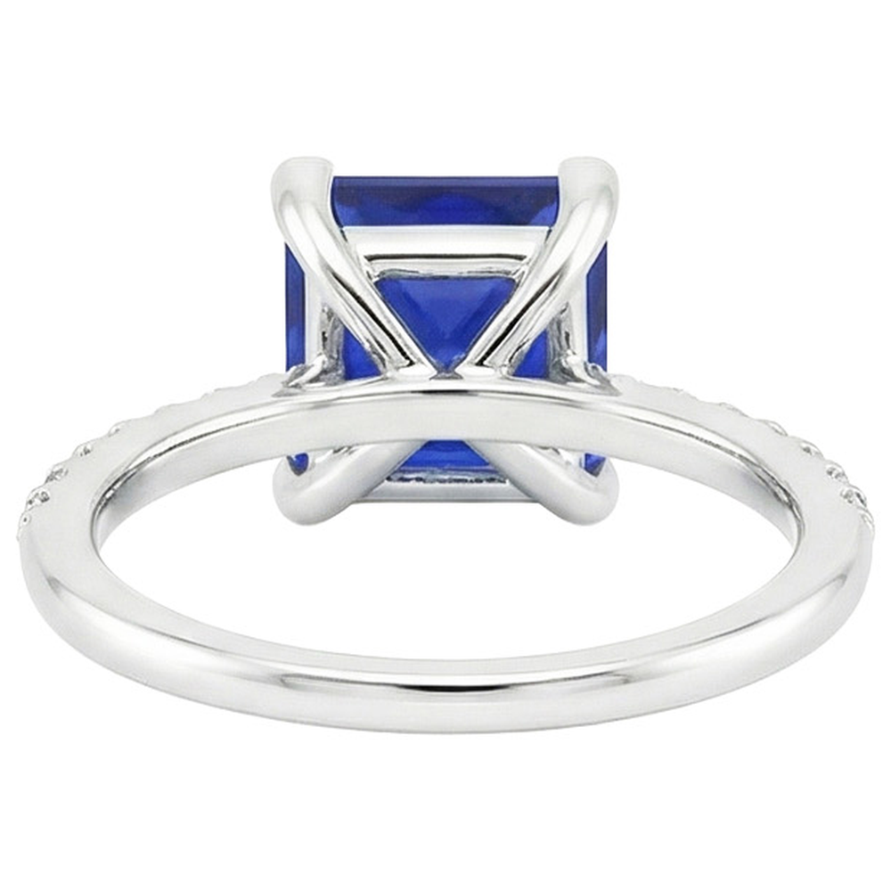 5,50 Karat Solitaire Princess Blue Saphir mit Akzenten Pave Setting