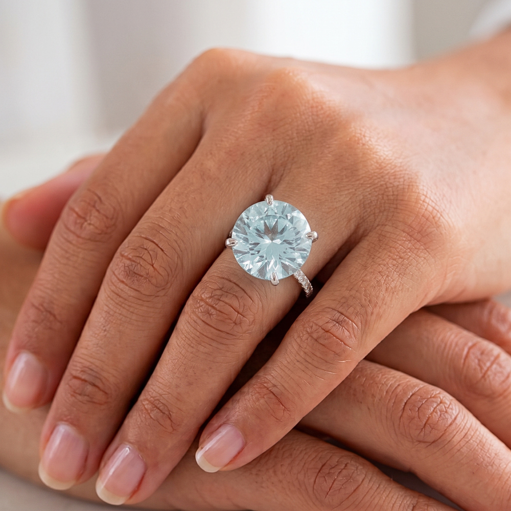 8.70 Karat Aquamarin mit Aus der Erde Abgebauter Natürlicher Diamanten Ring Krappenset Weißgold 14K