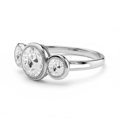 Aus der Erde Abgebauter Natürlicher Diamantring mit drei Steinen runder Lünette, alteuropäischer 1,75 Karat