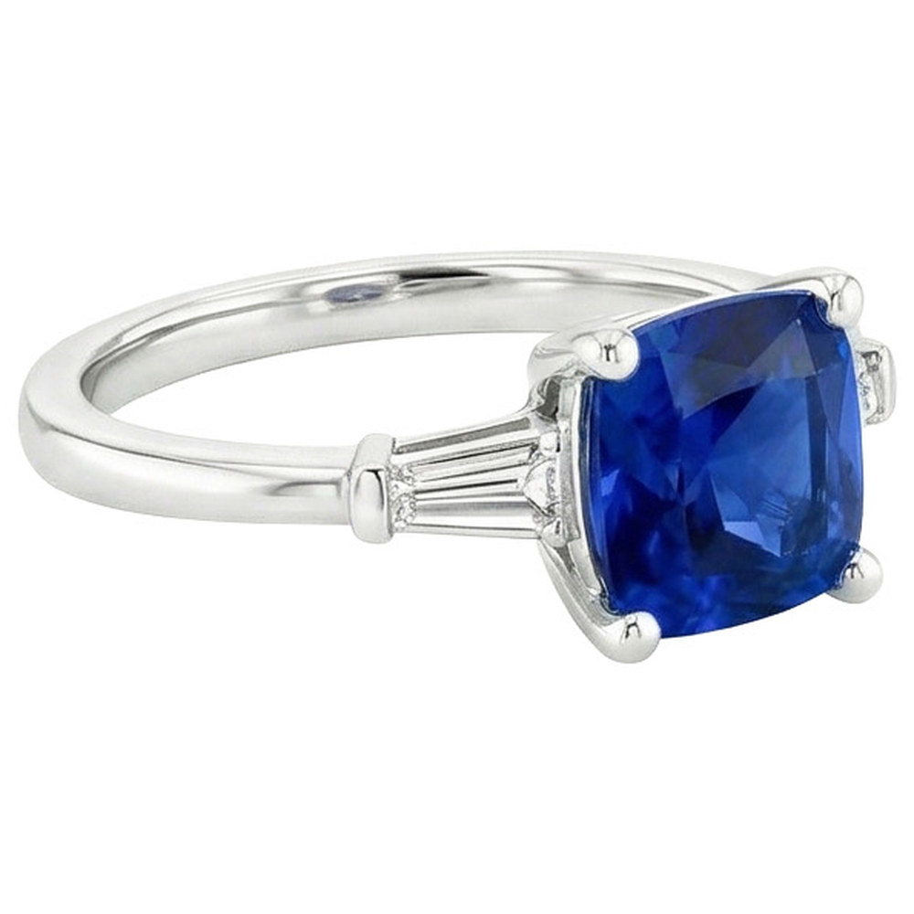 Blauer Kissen Saphir & Baguette Aus der Erde Abgebauter Natürlicher Diamanten 3 Stein Ring 2,75 Karat Neu