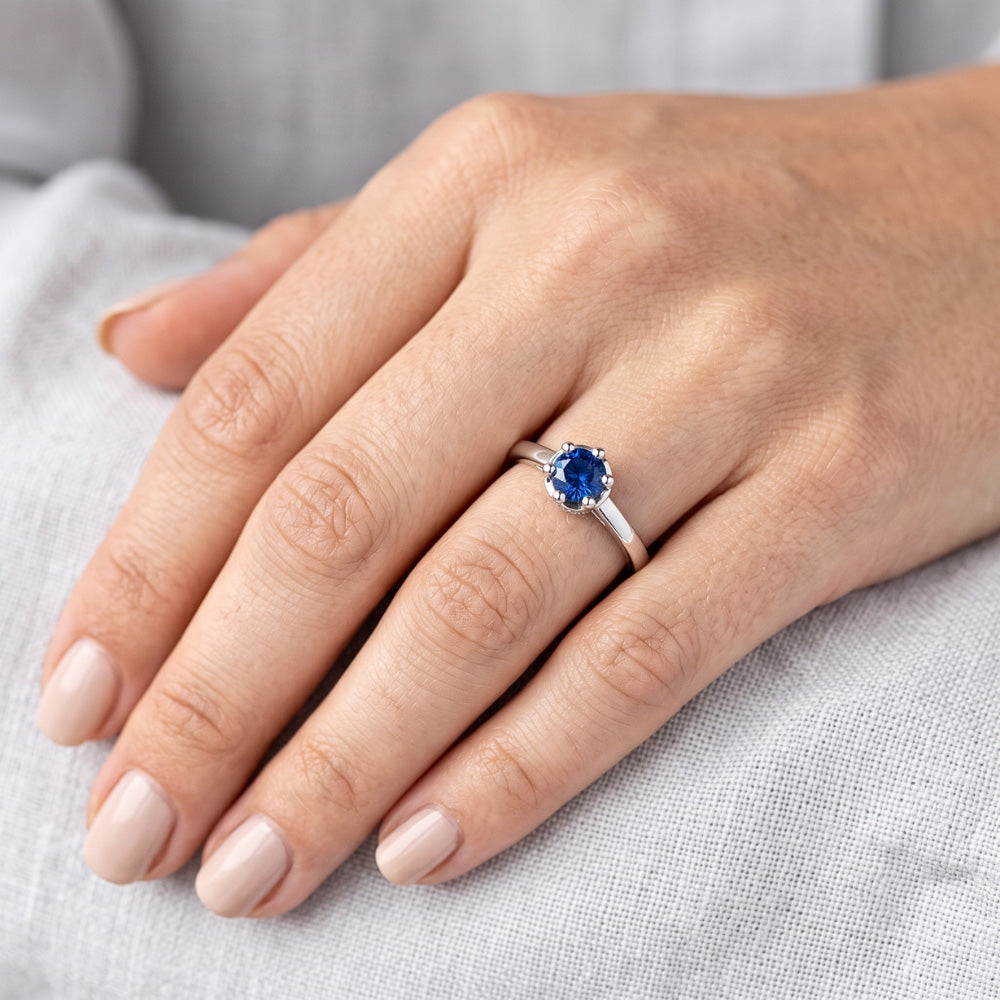 Blauer Saphir Runder Ring Krappenstil 1,25 Karat Weißgold 14K