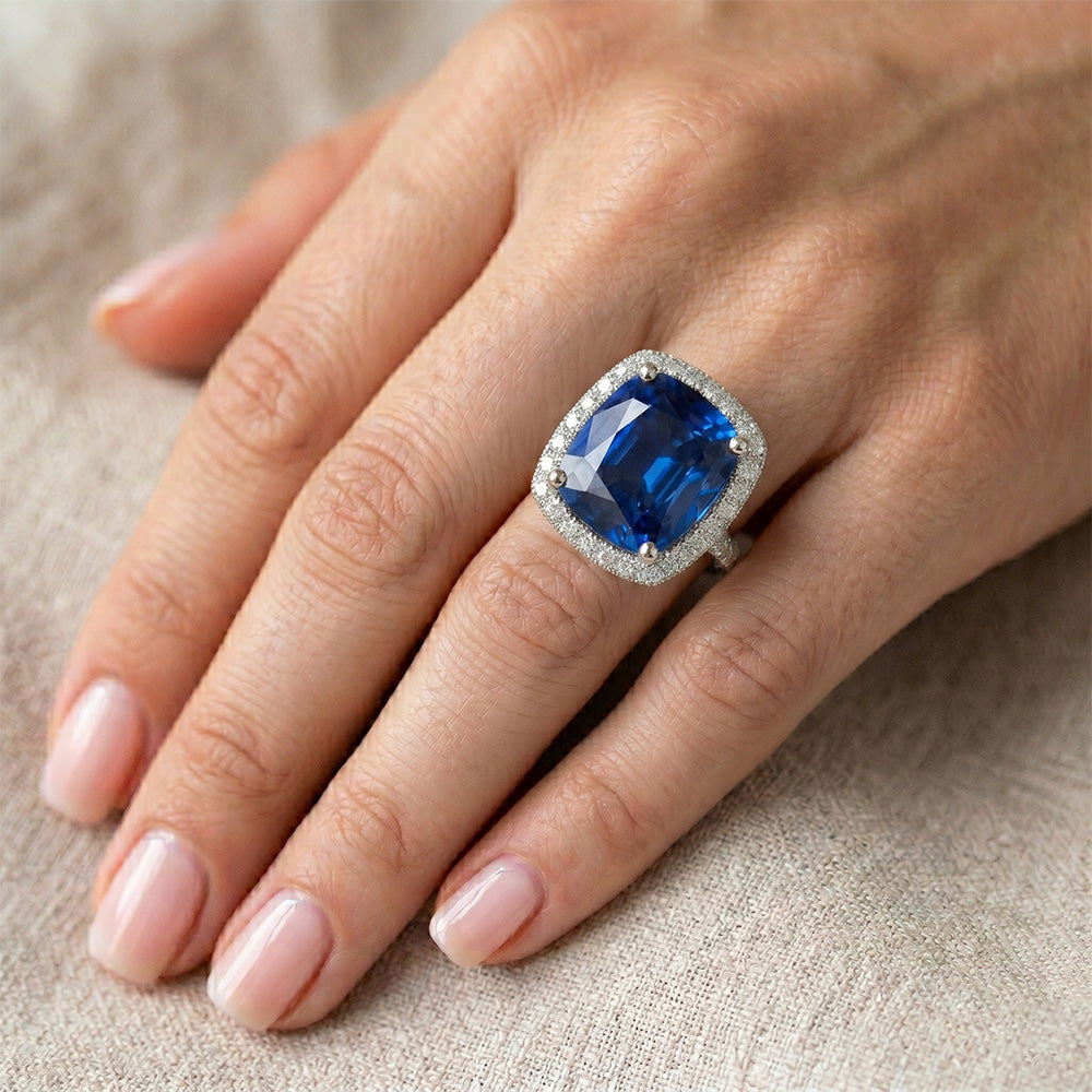Ceylon Kissen Saphir Aus der Erde Abgebauter Natürlicher Diamant Halo Ring Weißgold 14K