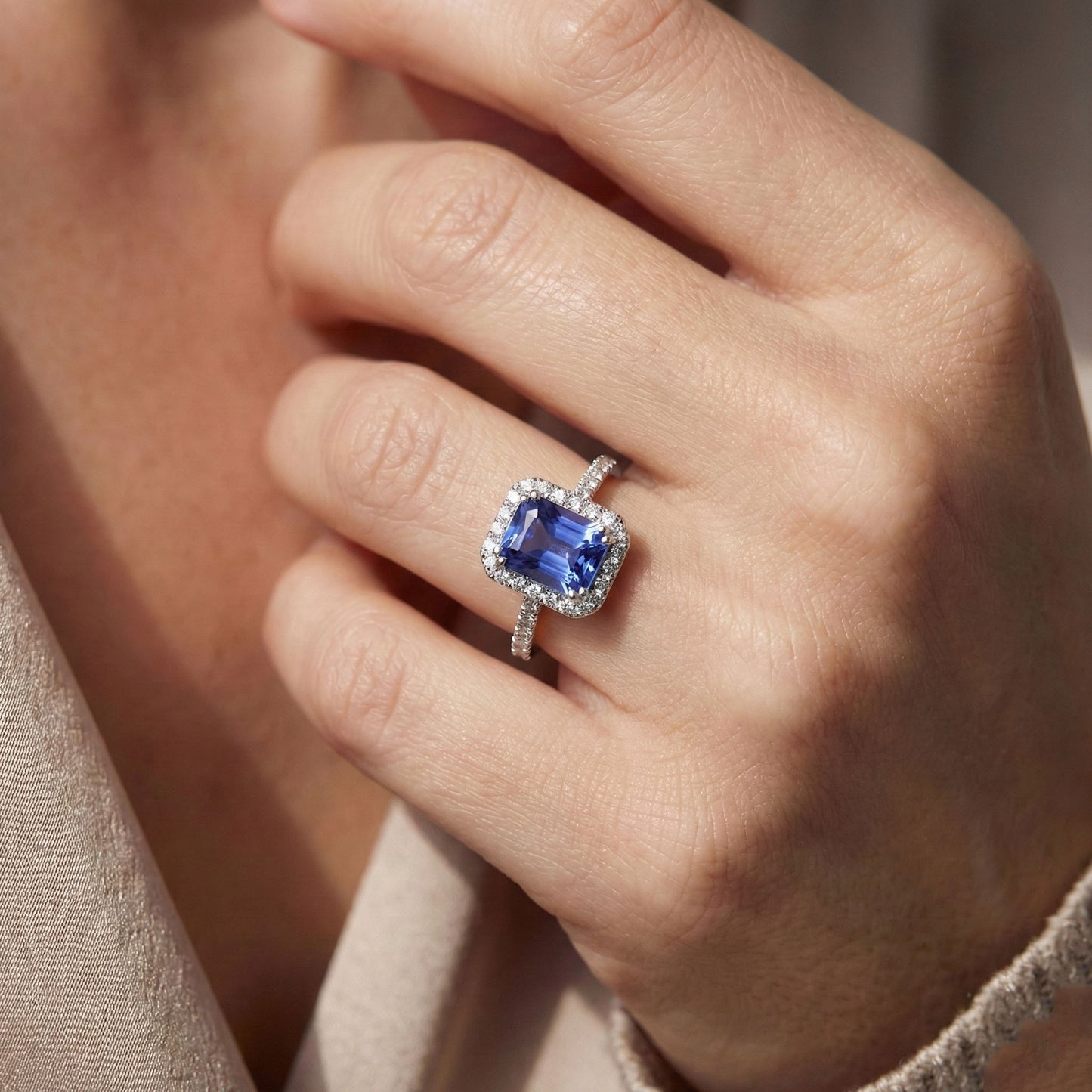 echter radiant diamant 3.50Karat ring auf Weiß