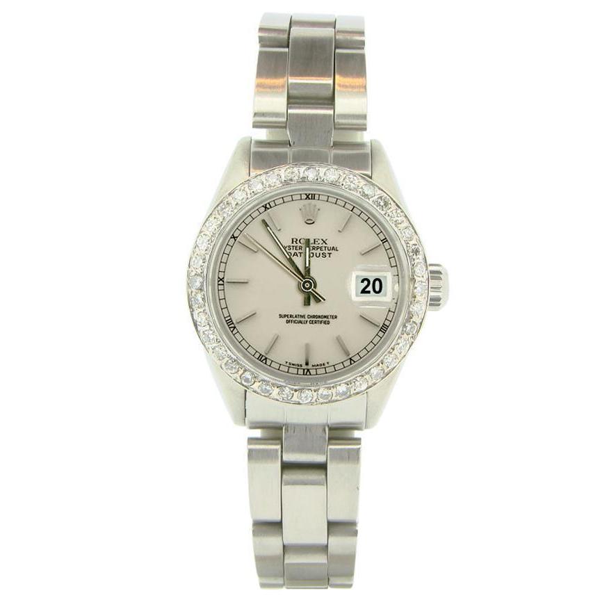 Damenuhr mit silbernem Zifferblatt und Diamantlünette, Rolex-Datumsarmband
