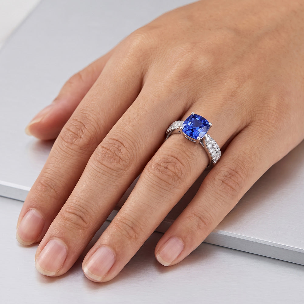 Edelstein Schmuck Kissen Sri Lanka Saphir Ring 3 Karat Gold 14K