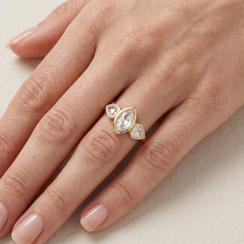 Edler Diamant Dreisteinring – Antiker Rosen-Schliff 1,75 Karat