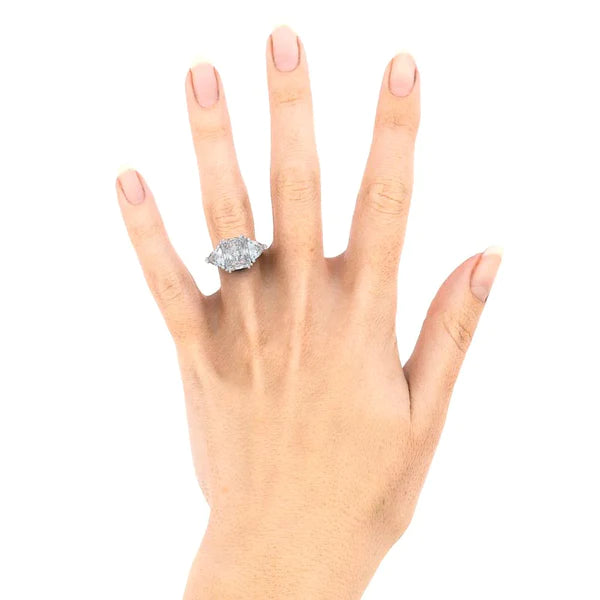 Eleganter strahlender Trilliant-Echt-Diamantring mit 9 Carat