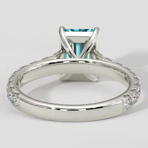 Eleganter bläulicher Paraiba-Diamantring