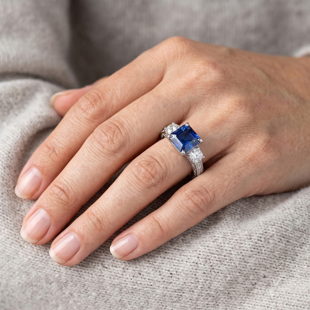Erdgewonnener Kornblumenblauer Saphir Edelstein-Ring – 14K