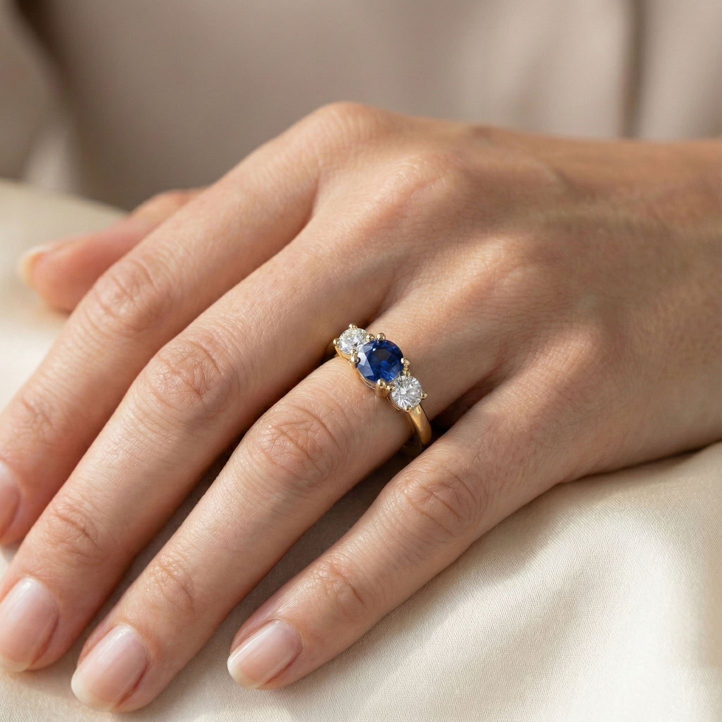 echter round diamant 1.50Karat ring auf Weiß