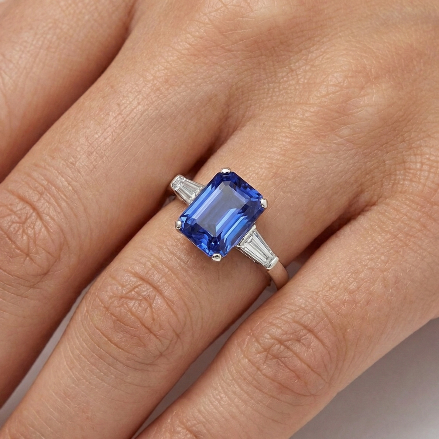 Jubiläumsring Radiant Cut Saphir & Baguette Natürlicher Diamant ( nicht im Labor gezüchtet )en 3,50 Karat