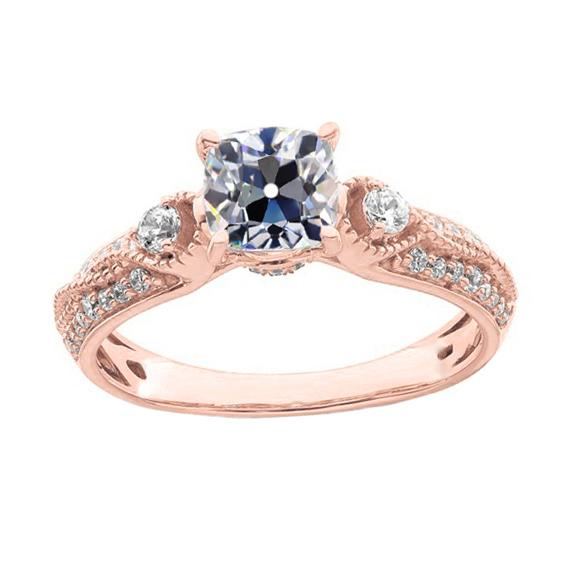 Kissen Alter Minenschnitt Natürlich Diamantring 3 Steine Stil Milgrain 4 Karat