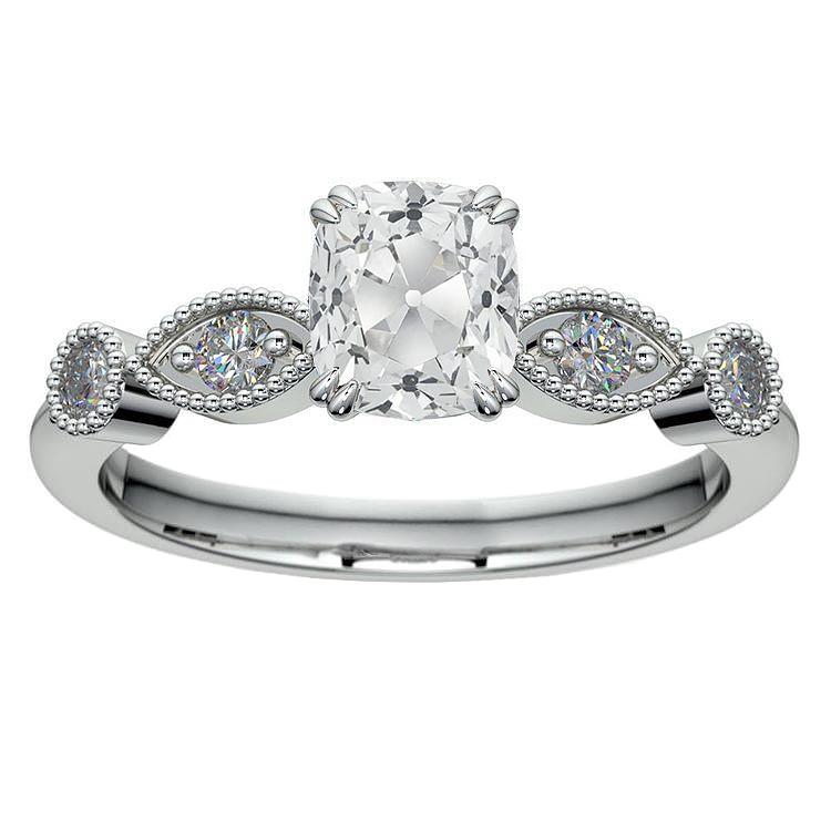 Kissenförmiger Natürlich Diamantring im alter Bergmann-Schliff mit Akzent 3,75 Karat Milgrain