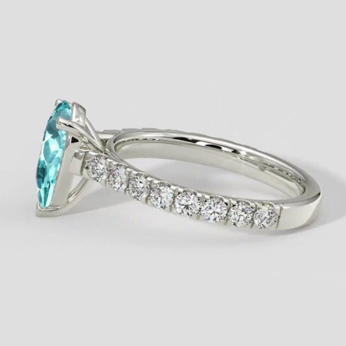 Klassischer birnenförmiger Paraiba-Steinring
