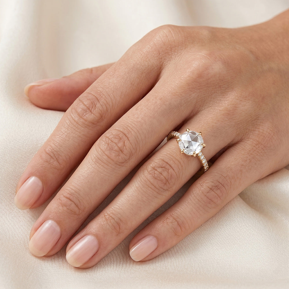 Luxuriöser Solitär-Verlobungsring – Edler Diamant 2,25 Karat von
