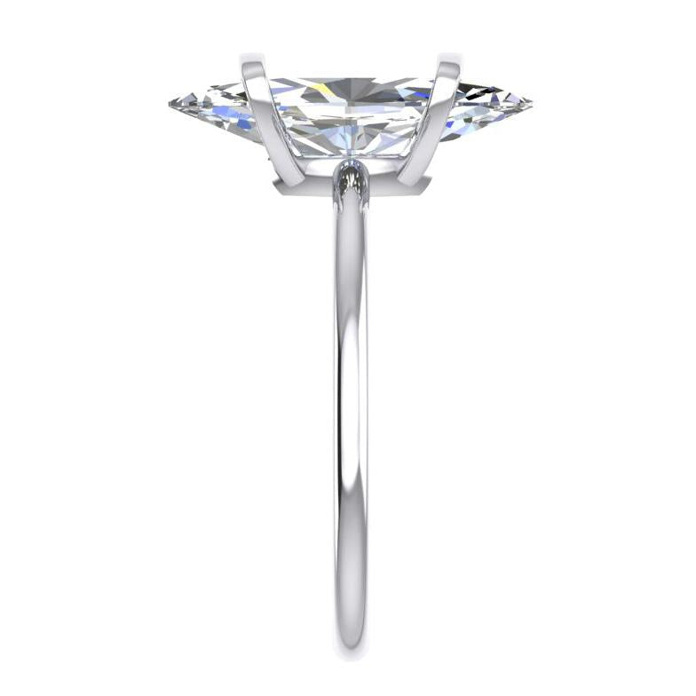 Marquise-Ring mit zwei Krappen in einzigartigem Stil
