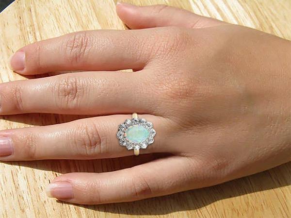Opal und Aus der Erde Abgebauter Natürlicher Diamanten 6,75 Karat Jubiläumsring Gold 14K Neu