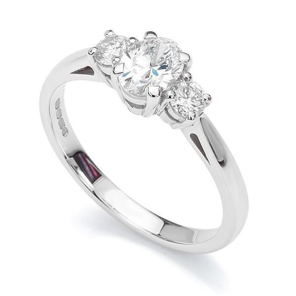 Ovaler und runder Echt Diamantring mit drei Steinen 2.30 Karat Weißgold 14K