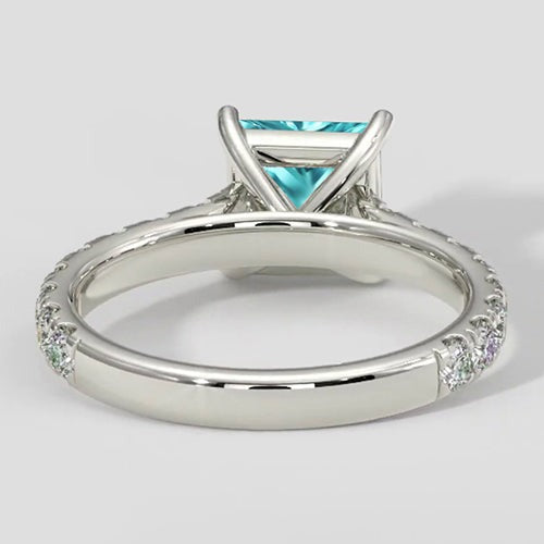 Paraiba-Ring mit Pavé-Diamanten im Kissenschliff