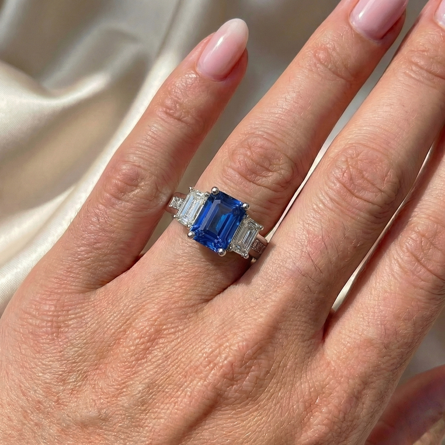 Princess & Smaragd Natürlicher Diamant ( nicht im Labor gezüchtet ) Radiant Saphir Ring 4 Karat Kanalset