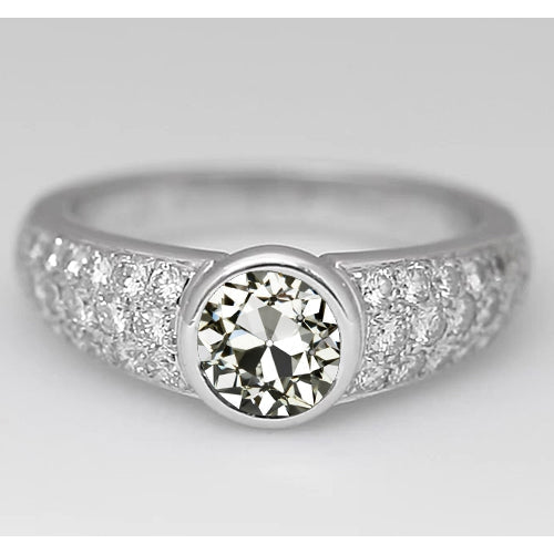 Antik-Kissen-Schliff Diamant Ring in 14 Karat Weißgold – Hauptansicht
