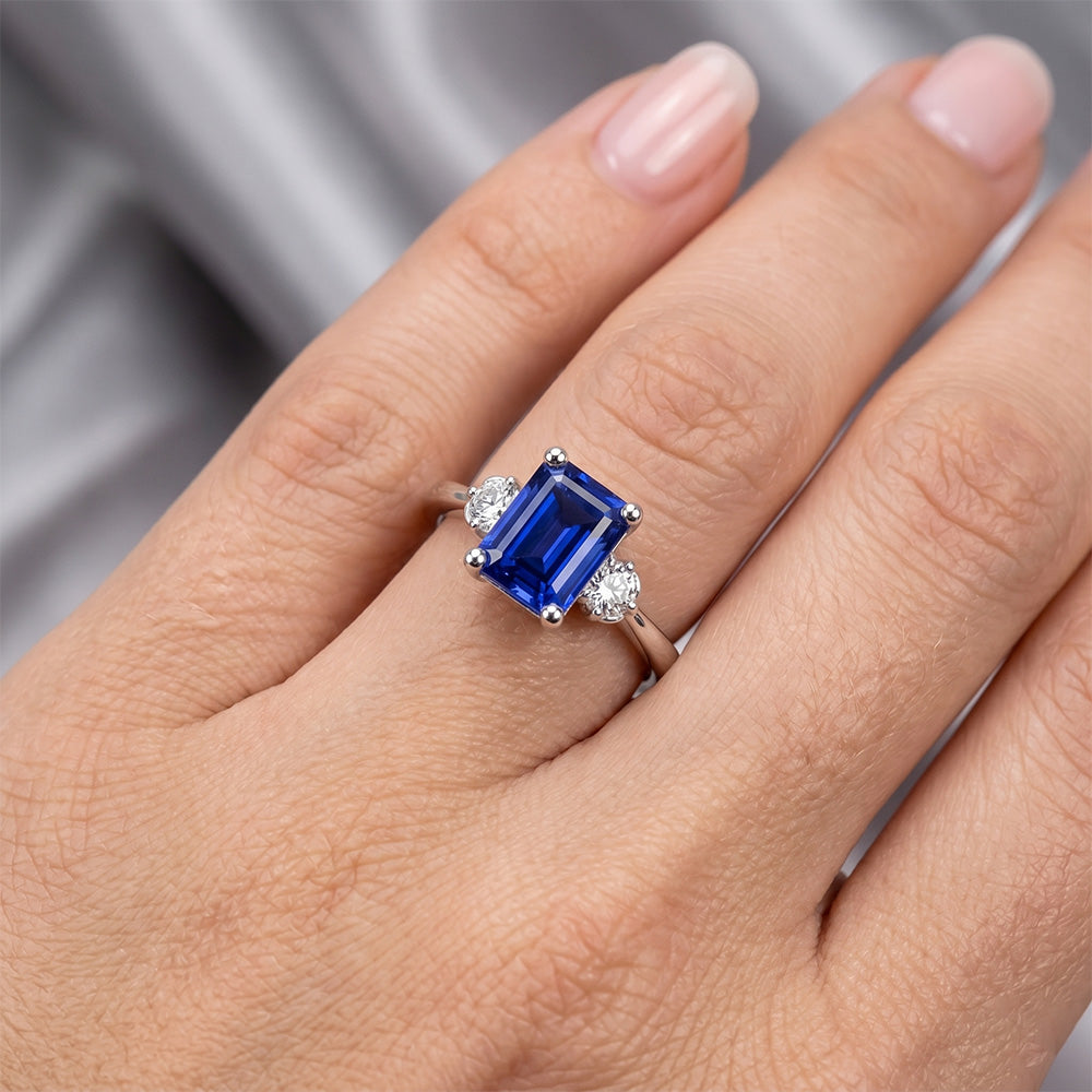 Saphir-Smaragdschliff-Ring