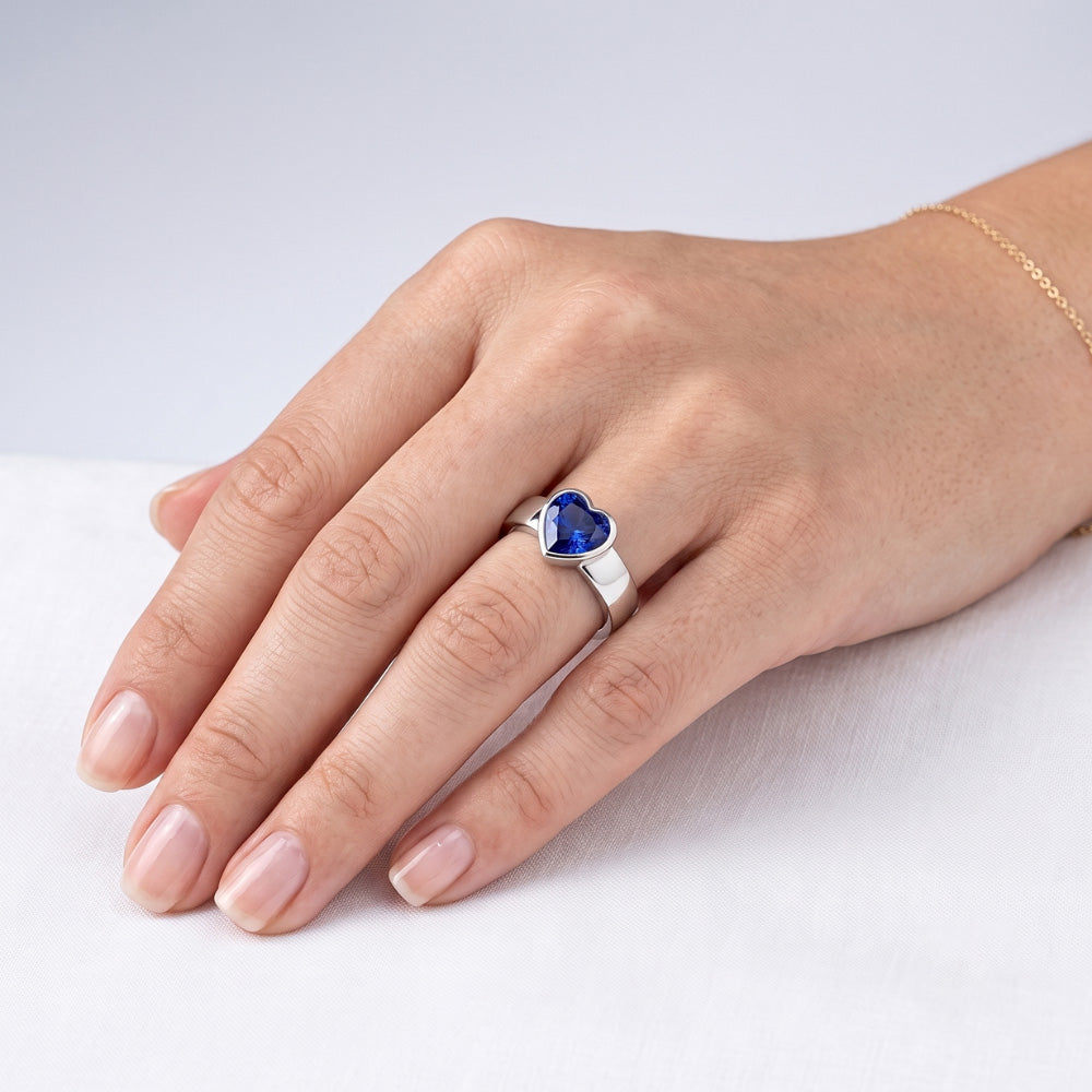 Solitaire Herz Hellblauer Saphir Ring Lünette Set 1 Karat