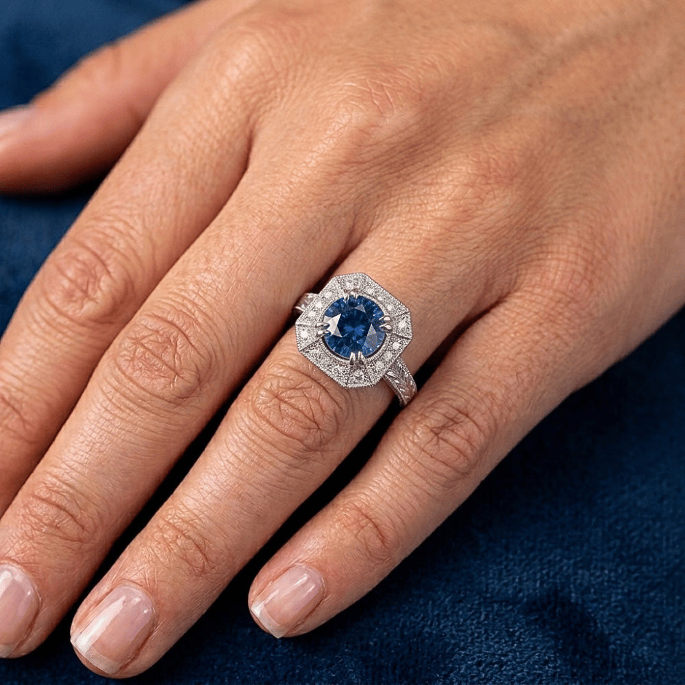 Solitär mit Akzent 3,75 ct Saphir und Aus der Erde Abgebauter Natürlicher Diamanten Ring Weißgold