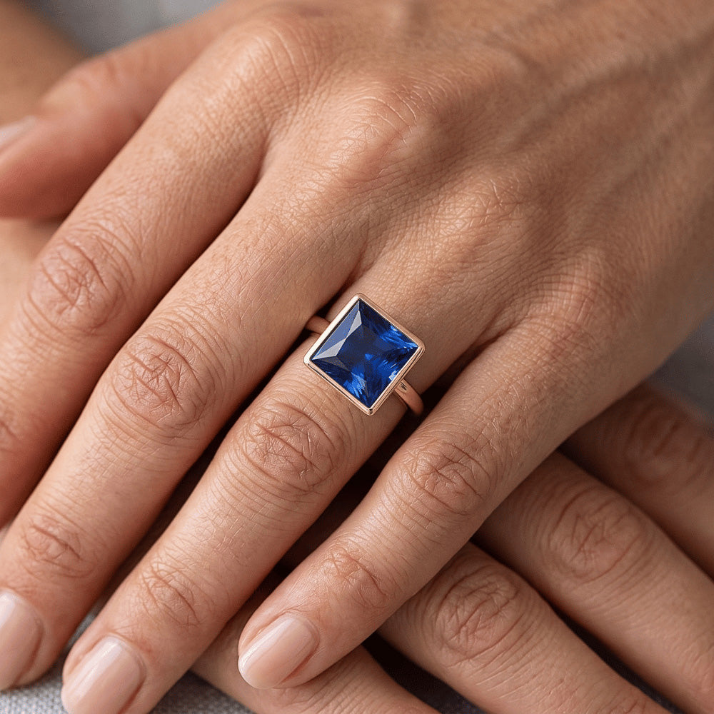 Solitärring Prinzessin Lünette Set Blauer Saphir 5 Karat Gelbgold