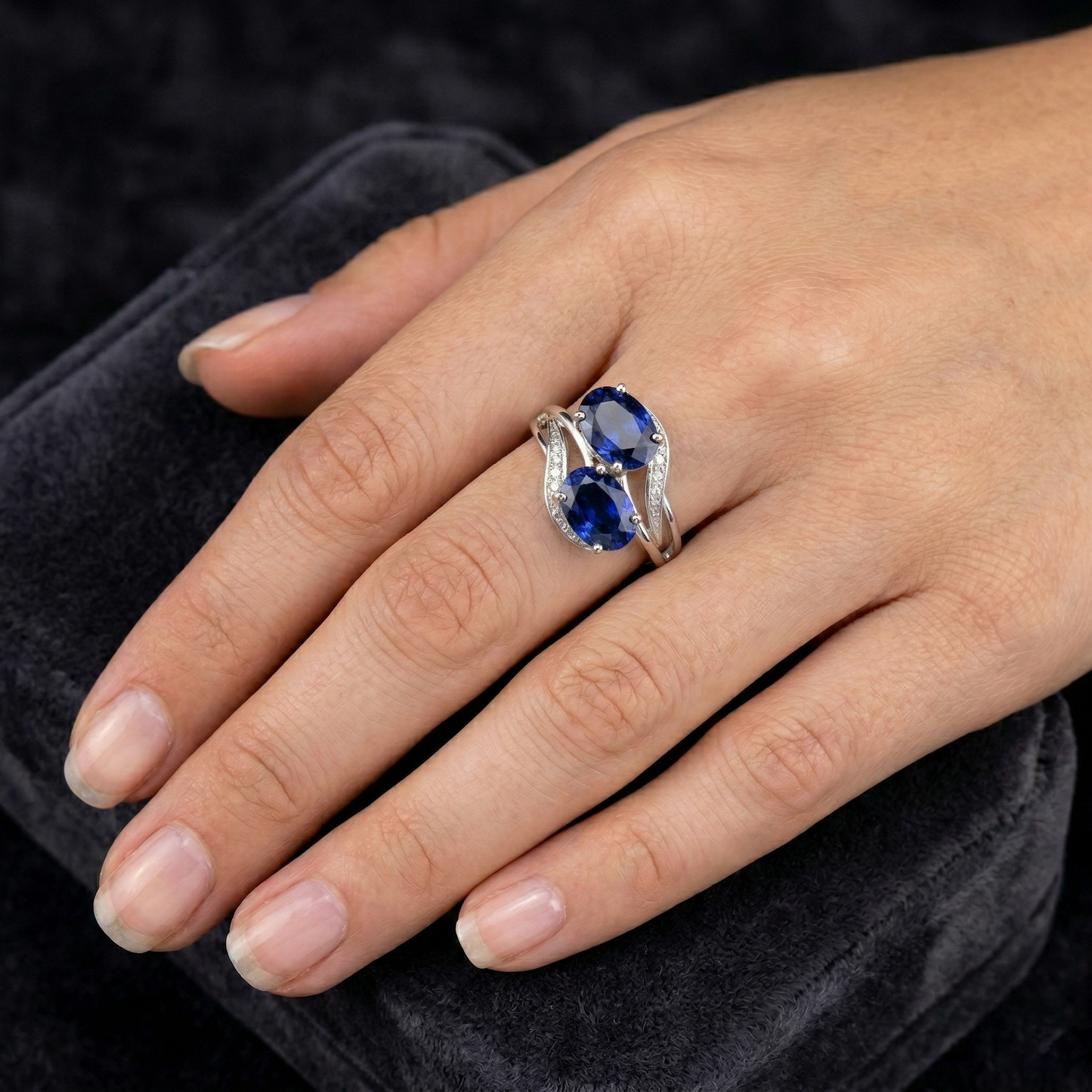 echter oval diamant 4.50Karat ring auf Weiß