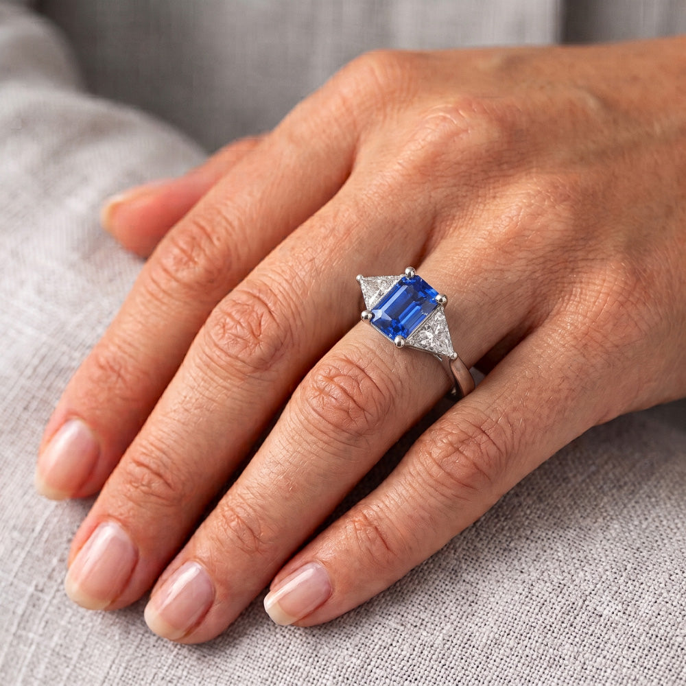 Trillion Natürlicher Diamant ( nicht im Labor gezüchtet ) & tiefblauer Saphir Ring Konischer Schaft 2,50 Karat