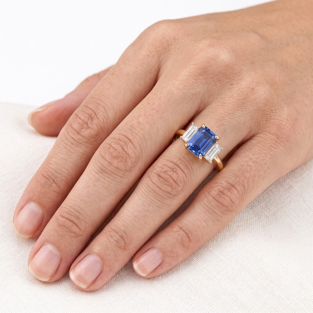 Verlobungsring 3 Karat Blauer Saphir Smaragd & Baguette Schliff
